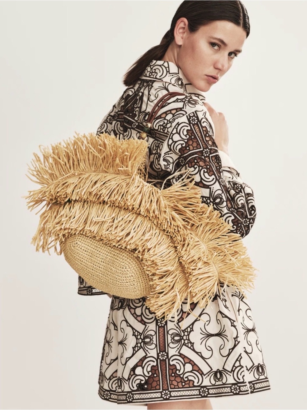 H&M fringe straw shopper - Picture 3 of 4